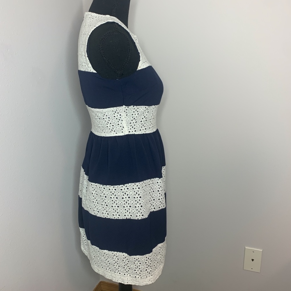 Esley Blue & White Sleeveless Fit & Flare Dress - Picture 3 of 8
